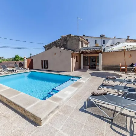 Sleeps 6 With Air Con And Wifi