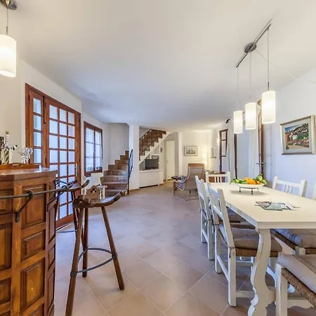 Sleeps 6 With Air Con And Wifi Villa *