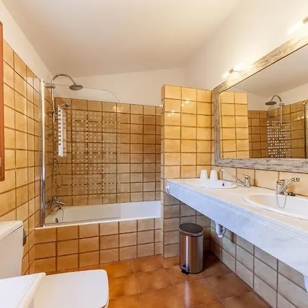 Sleeps 6 With Air Con And Wifi